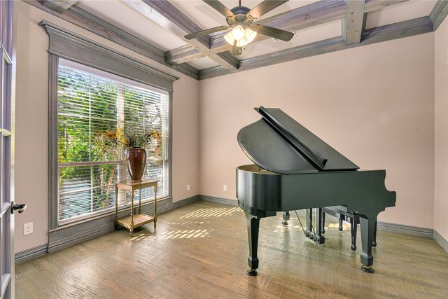 150 Hackney Street, Waxahachie, TX 75165