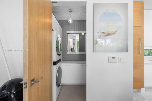 4433 N Bay Rd, Miami Beach, FL 33140