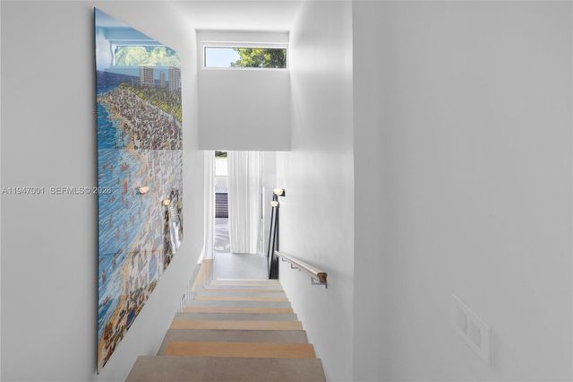 4433 N Bay Rd, Miami Beach, FL 33140