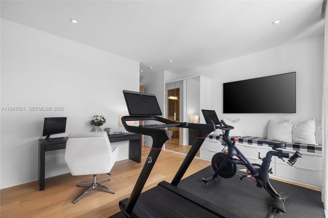 4433 N Bay Rd, Miami Beach, FL 33140