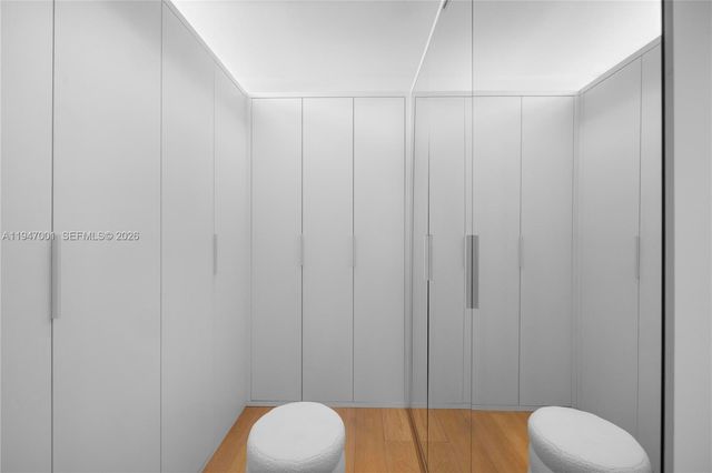 4433 N Bay Rd, Miami Beach, FL 33140