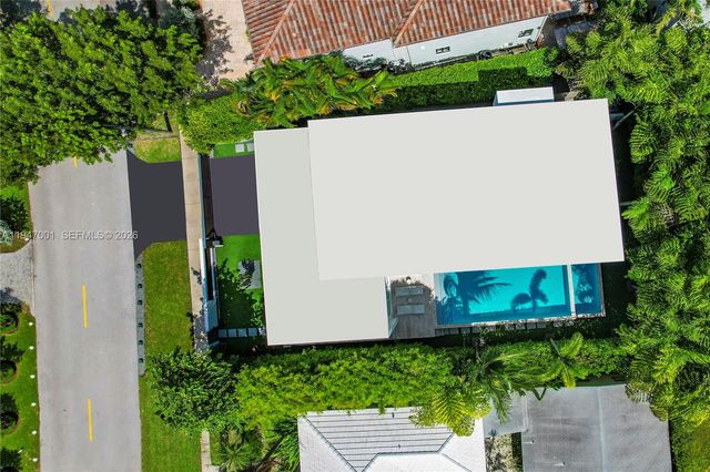 4433 N Bay Rd, Miami Beach, FL 33140