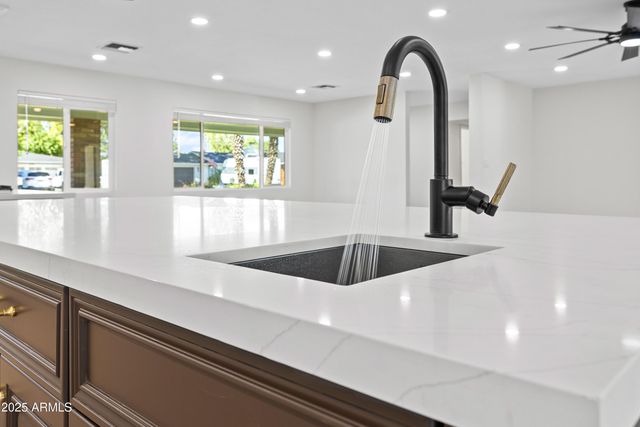 7801 N 16TH Lane, Phoenix, AZ 85021