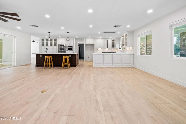 7801 N 16TH Lane, Phoenix, AZ 85021