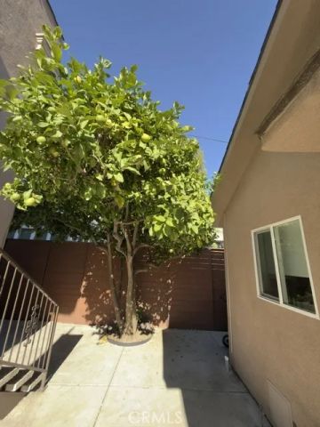 1718 Rodney Drive, Hollywood, CA 90027