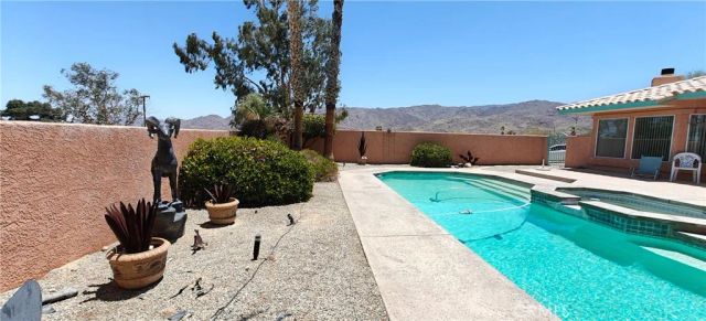 6144 Carodean, 29 Palms, CA 92277