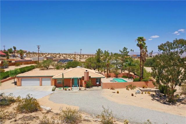 6144 Carodean, 29 Palms, CA 92277