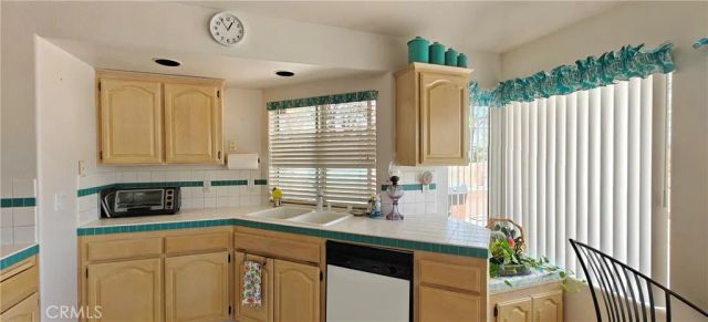 6144 Carodean, 29 Palms, CA 92277
