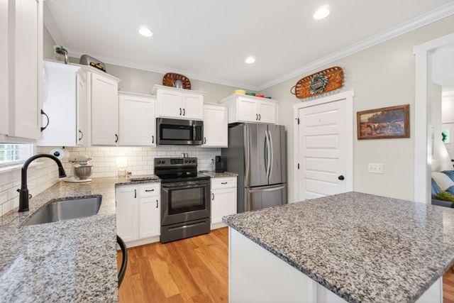 633 Victoria Ln, Sparta, TN 38583