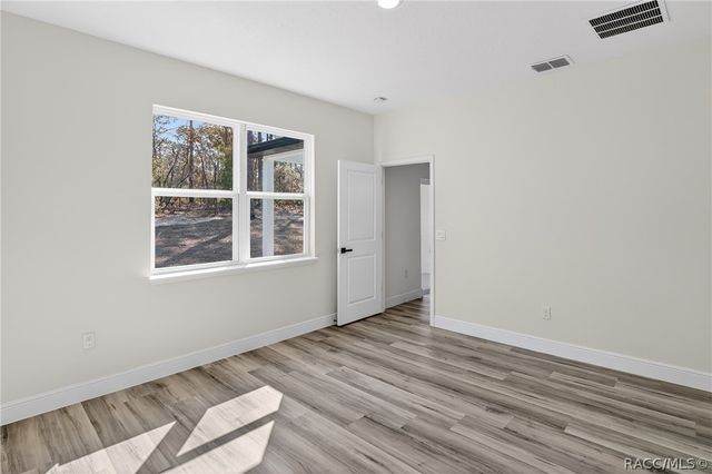 7945 N Janeaux Drive, Dunnellon, FL 34434