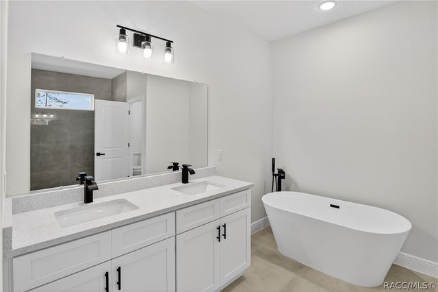 7945 N Janeaux Drive, Dunnellon, FL 34434