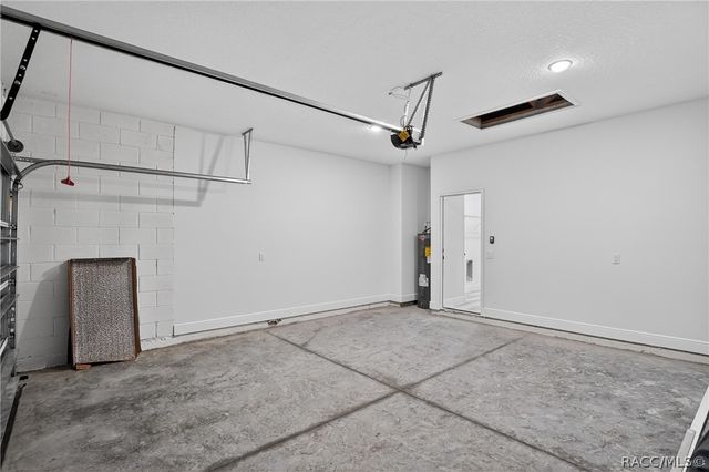 7945 N Janeaux Drive, Dunnellon, FL 34434