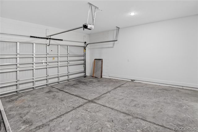 7945 N Janeaux Drive, Dunnellon, FL 34434