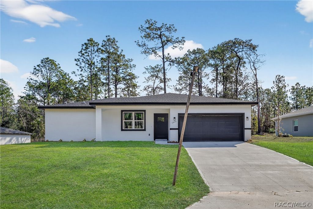 7945 N Janeaux Drive, Dunnellon, FL 34434