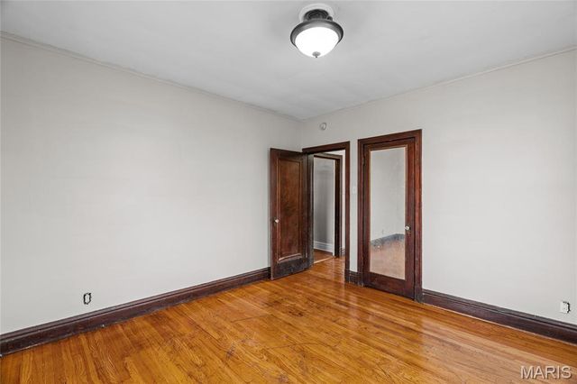 3862 S Spring Avenue, St Louis, MO 63116