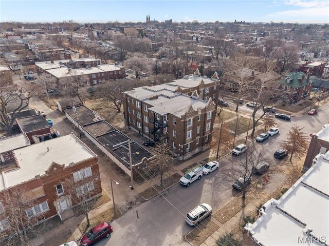 3862 S Spring Avenue, St Louis, MO 63116