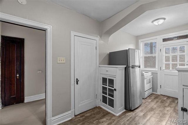 3862 S Spring Avenue, St Louis, MO 63116