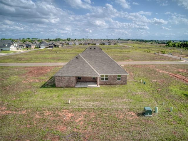 9309 NW 145th Place, Yukon, OK 73099