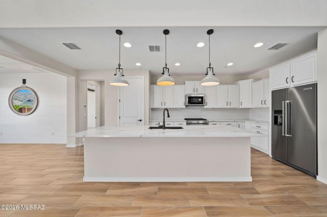 13474 E Silverra Place, Tucson, AZ 85747