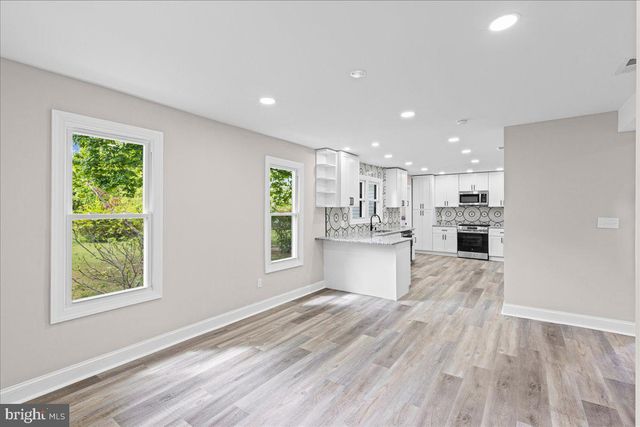 20 CHURCH ST, Penns Grove, NJ 08069