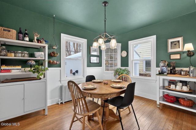 11 Crescent Drive, Albany, NY 12208