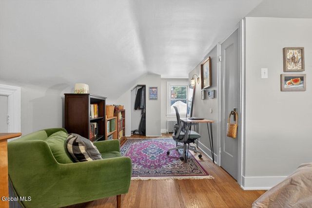 11 Crescent Drive, Albany, NY 12208