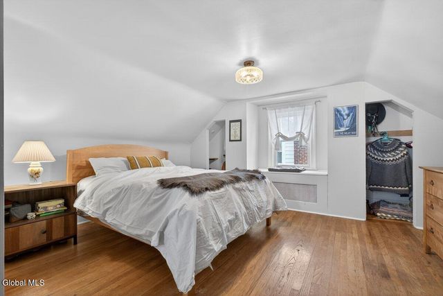 11 Crescent Drive, Albany, NY 12208