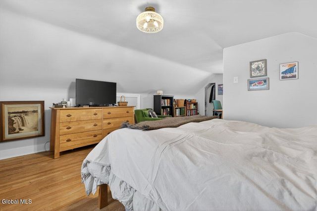 11 Crescent Drive, Albany, NY 12208