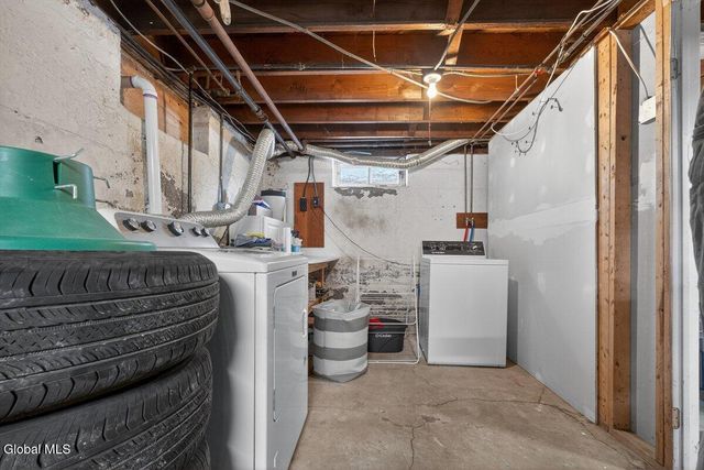 11 Crescent Drive, Albany, NY 12208