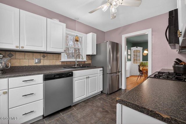 11 Crescent Drive, Albany, NY 12208