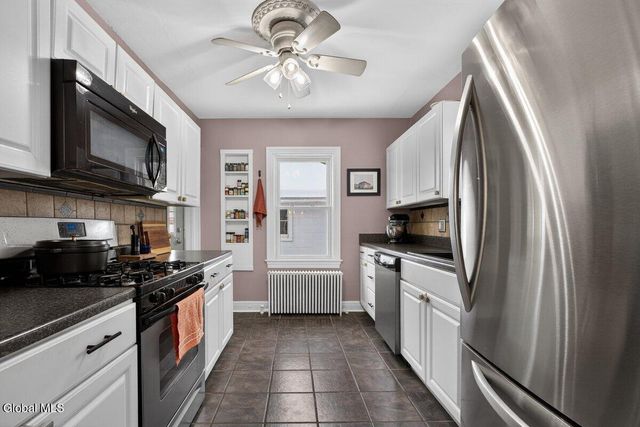 11 Crescent Drive, Albany, NY 12208