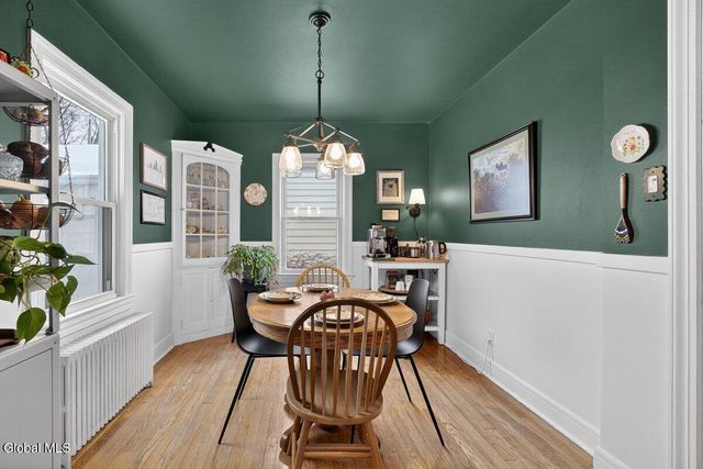 11 Crescent Drive, Albany, NY 12208