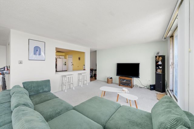 8815 W Golf Road 11C, Niles, IL 60714