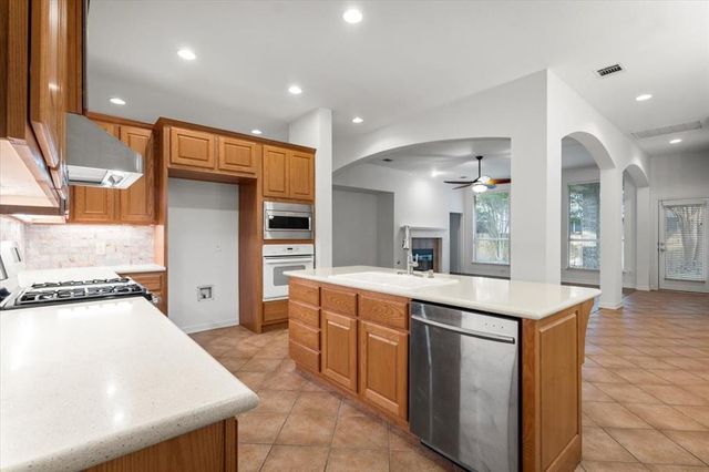 2127 Clear Lake PL, Round Rock, TX 78665