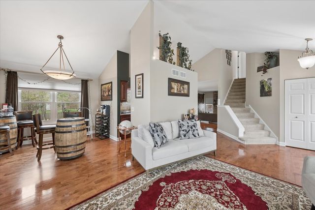 1237 Churchill Road, Bartlett, IL 60103