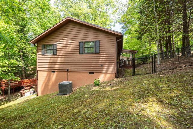 9 Settlers Crossing Way, Murphy, NC 28906
