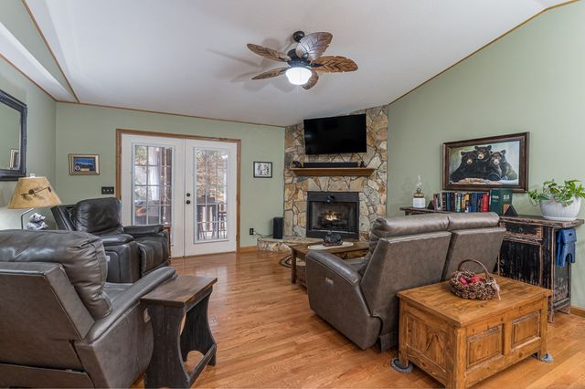 9 Settlers Crossing Way, Murphy, NC 28906