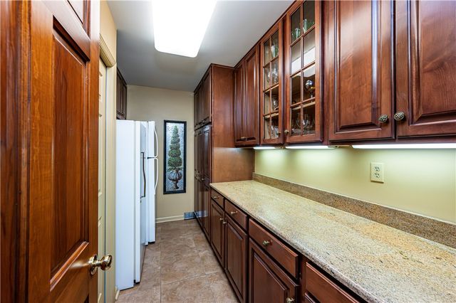 264 Cobblestone Dr, Hempfield Twp, PA 15601