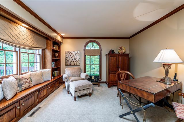 264 Cobblestone Dr, Hempfield Twp, PA 15601