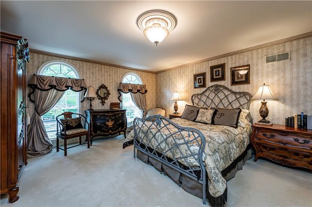 264 Cobblestone Dr, Hempfield Twp, PA 15601