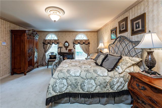 264 Cobblestone Dr, Hempfield Twp, PA 15601