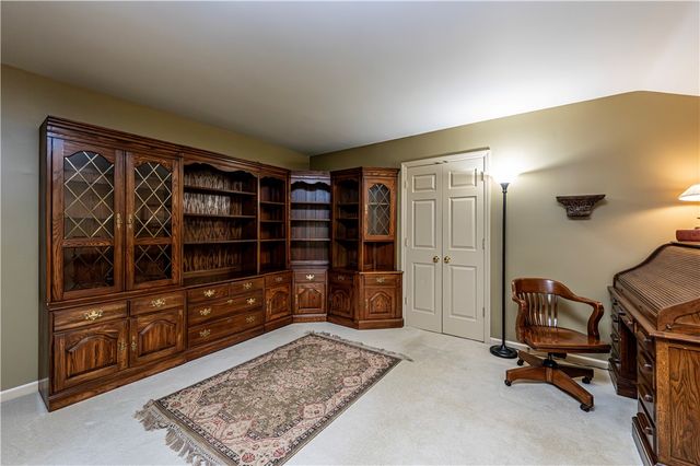264 Cobblestone Dr, Hempfield Twp, PA 15601