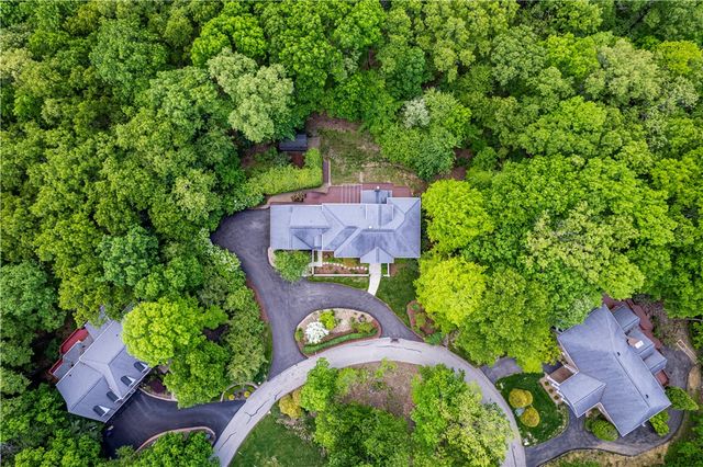 264 Cobblestone Dr, Hempfield Twp, PA 15601