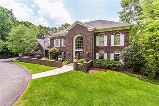264 Cobblestone Dr, Hempfield Twp, PA 15601