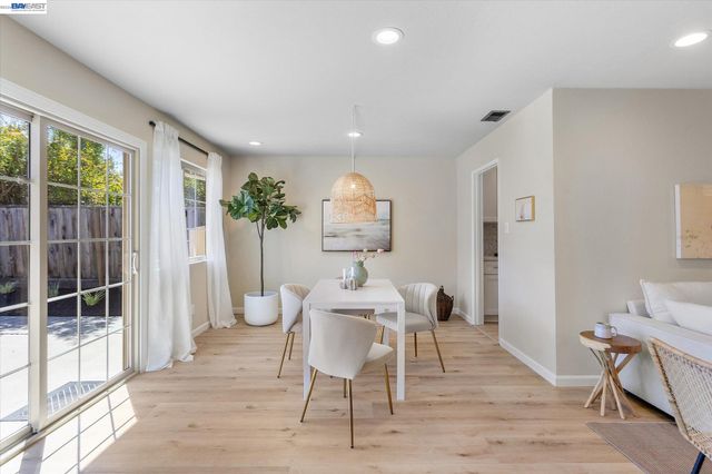 316 Fair Haven Rd, Alameda, CA 94501