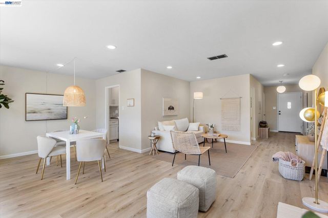 316 Fair Haven Rd, Alameda, CA 94501