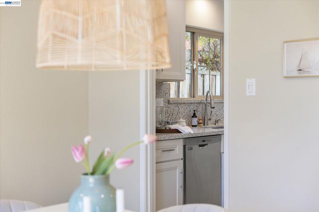 316 Fair Haven Rd, Alameda, CA 94501