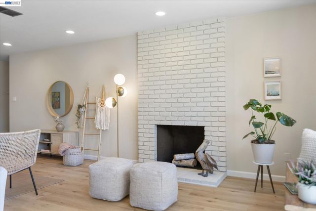 316 Fair Haven Rd, Alameda, CA 94501