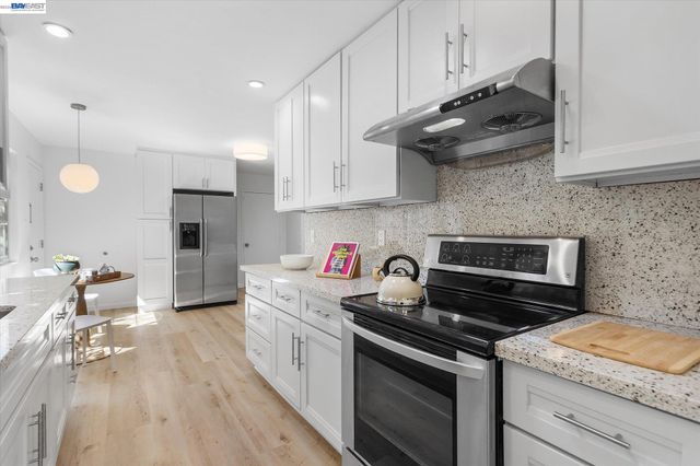 316 Fair Haven Rd, Alameda, CA 94501