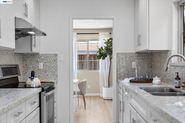 316 Fair Haven Rd, Alameda, CA 94501